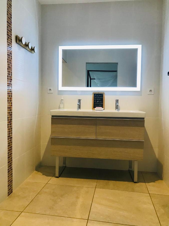 Ferme St Pierre 2 Suites Avec Repas, Piscine, Clim, Cheminee Ou Baignoire Spa Chabeuil エクステリア 写真